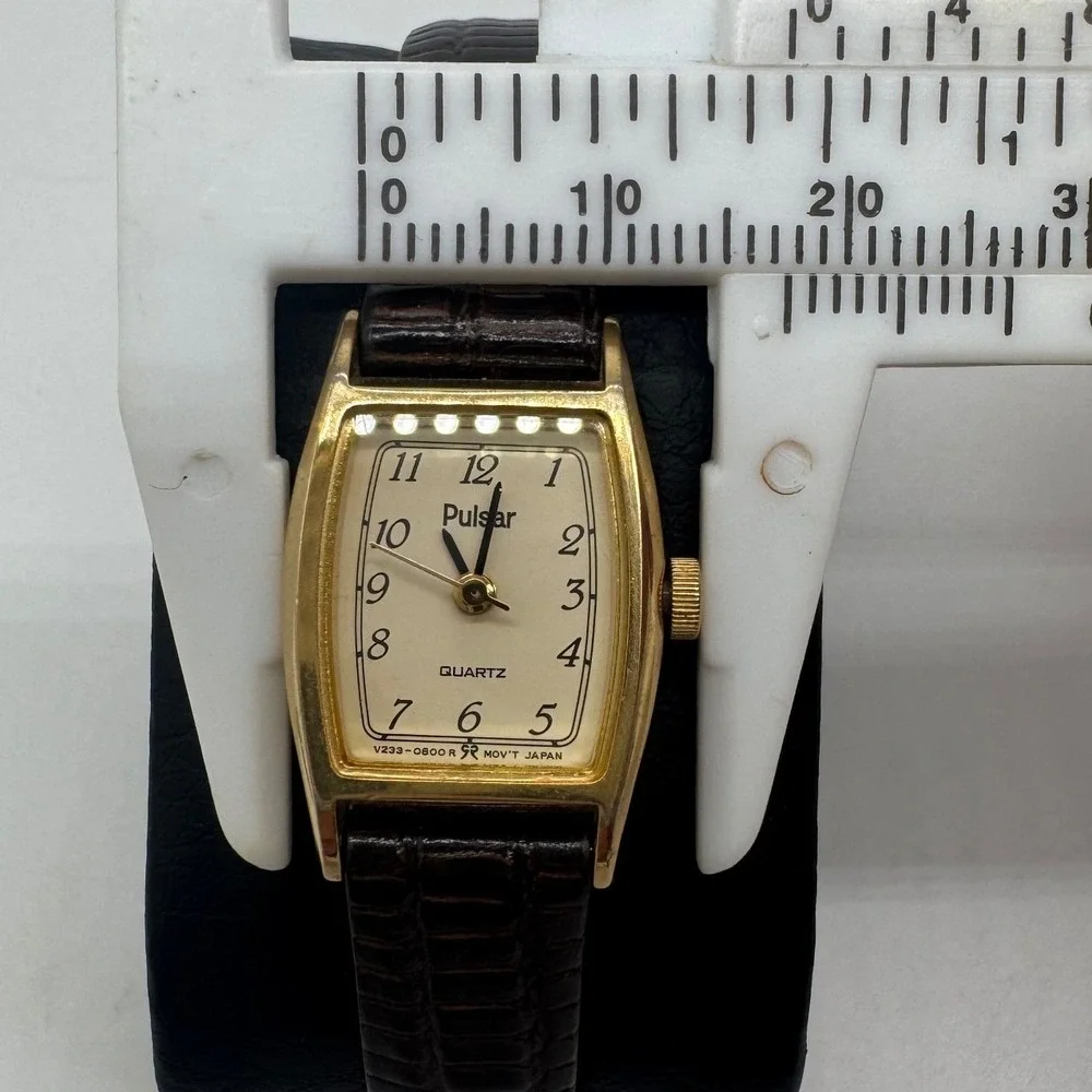 Pulsar V233-5100 Gold Tone Tonneau Ladies Quartz Watch Brown Leather needs bat